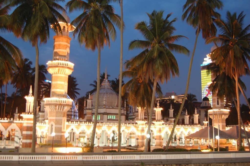 Lotus Hotel Masjid India Куала Лумпур Екстериор снимка